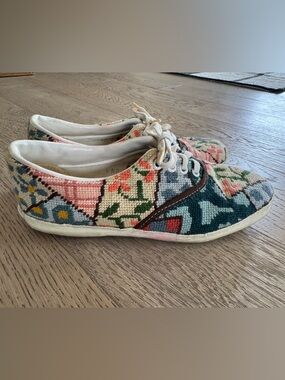 VINTAGE Vans Made In USA Needlepoint Floral Canvas Shoes - Authentic - Rare